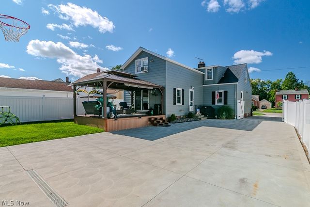 1701 Maple Street, Wickliffe, OH 44092