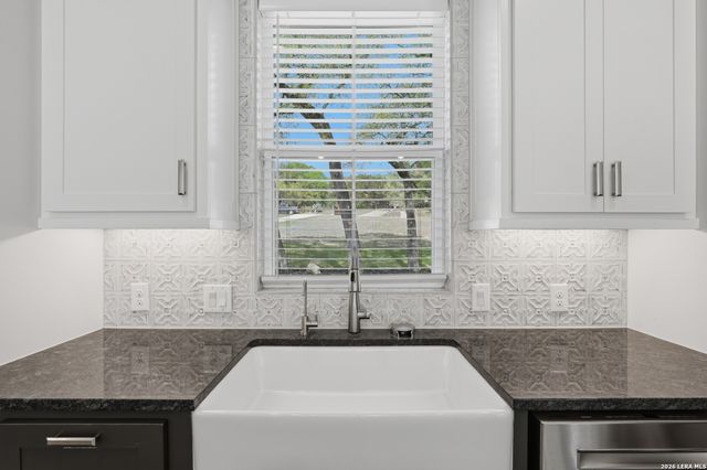 259 shepherds crook, Helotes, TX 78023