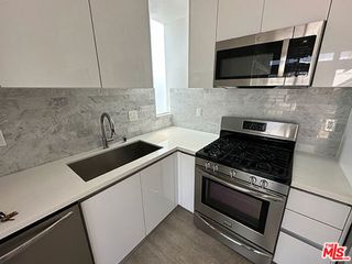 1223 N Kenmore Avenue, Los Angeles, CA 90029