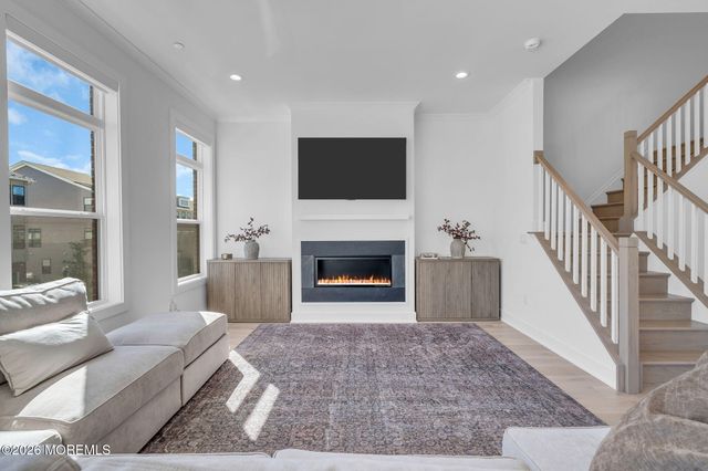 38 Waller Drive, Middletown, NJ 07748