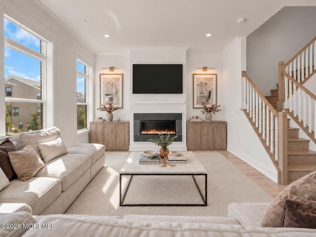 38 Waller Drive, Middletown, NJ 07748