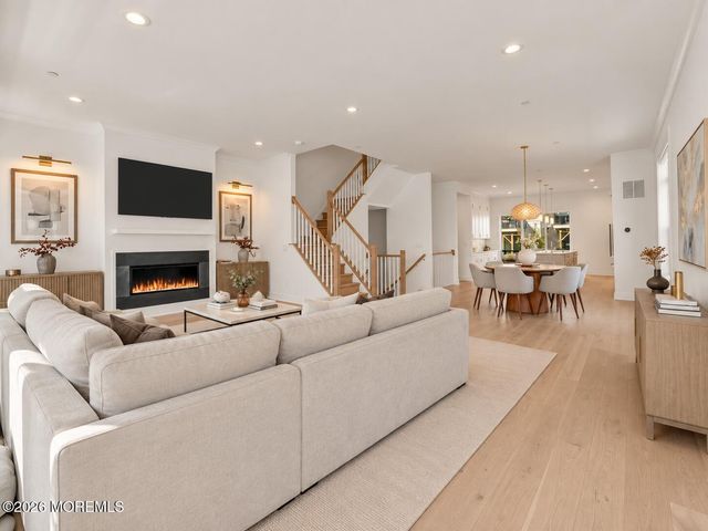 38 Waller Drive, Middletown, NJ 07748