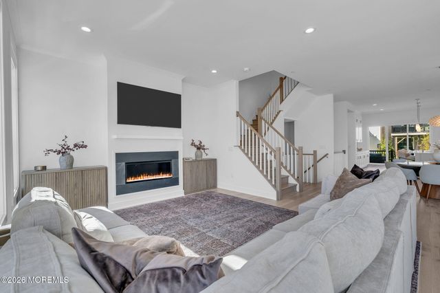 38 Waller Drive, Middletown, NJ 07748