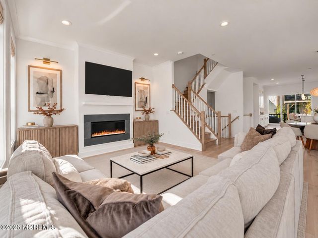 38 Waller Drive, Middletown, NJ 07748