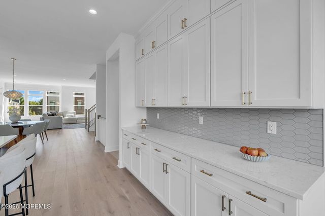 38 Waller Drive, Middletown, NJ 07748