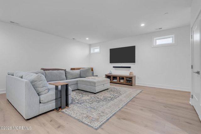 38 Waller Drive, Middletown, NJ 07748