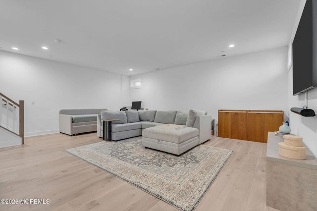 38 Waller Drive, Middletown, NJ 07748