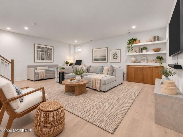 38 Waller Drive, Middletown, NJ 07748