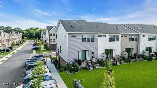 38 Waller Drive, Middletown, NJ 07748