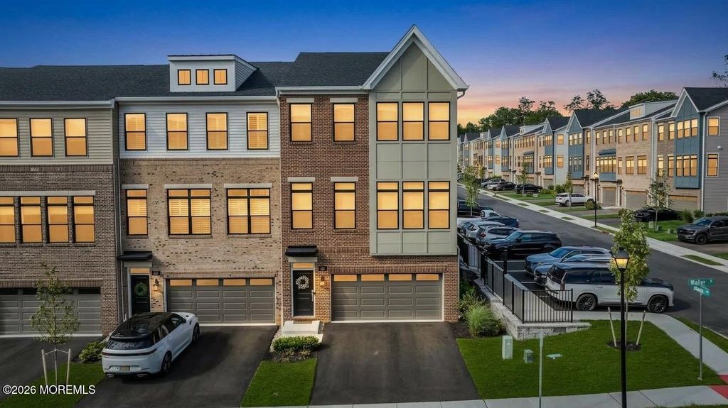 38 Waller Drive, Middletown, NJ 07748