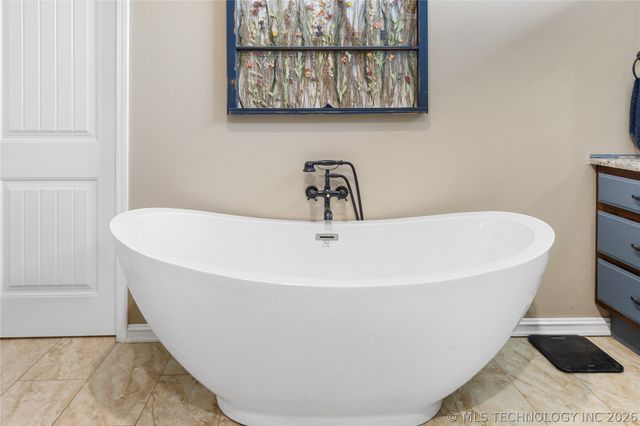 11802 S Hickory Lane, Claremore, OK 74017