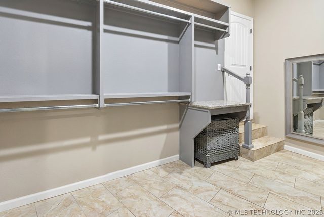 11802 S Hickory Lane, Claremore, OK 74017