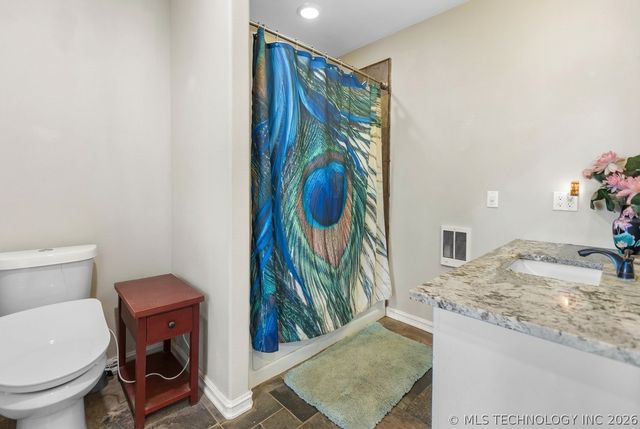 11802 S Hickory Lane, Claremore, OK 74017