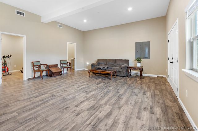 11802 S Hickory Lane, Claremore, OK 74017