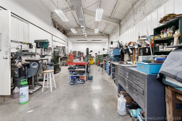 11802 S Hickory Lane, Claremore, OK 74017