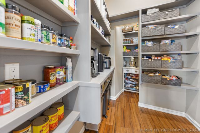 11802 S Hickory Lane, Claremore, OK 74017