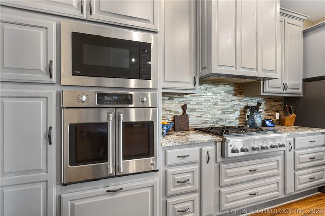 11802 S Hickory Lane, Claremore, OK 74017