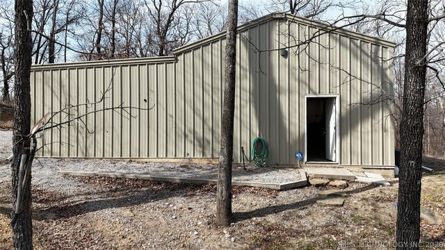 11802 S Hickory Lane, Claremore, OK 74017