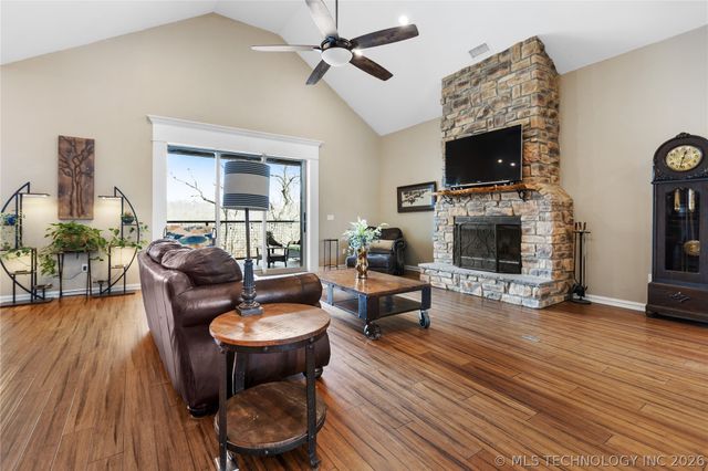 11802 S Hickory Lane, Claremore, OK 74017