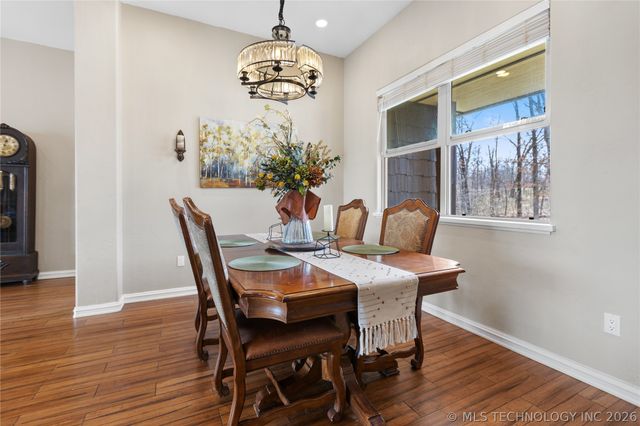 11802 S Hickory Lane, Claremore, OK 74017