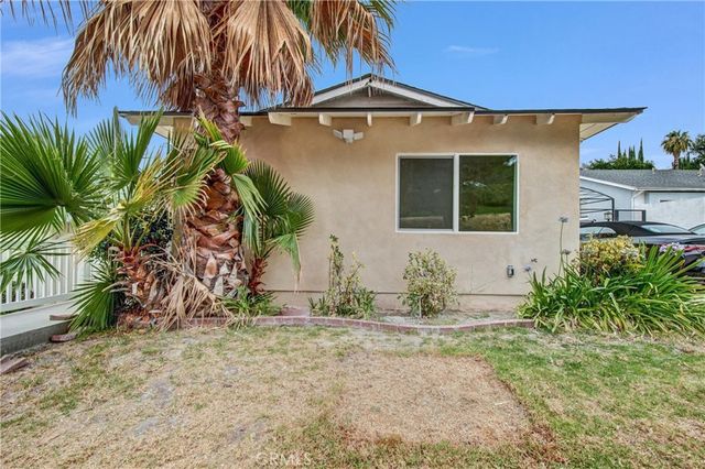 21713 Mulholland Dr, Woodland Hills, CA 91364