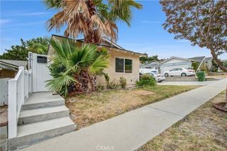21713 Mulholland Dr, Woodland Hills, CA 91364