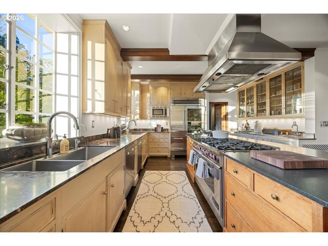 1840 Sw HAWTHORNE Ter, Portland, OR 97201