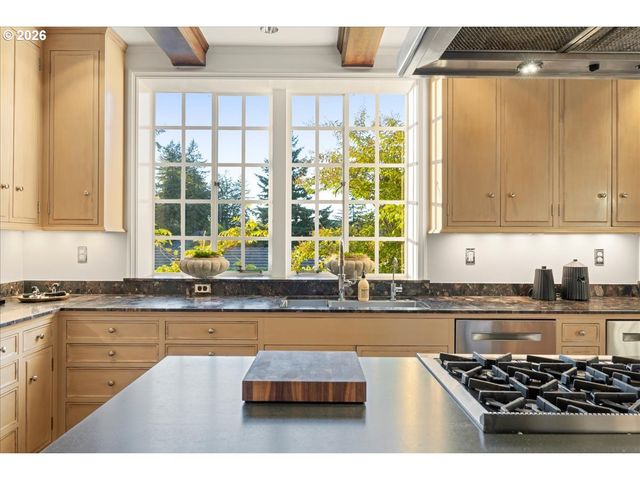 1840 Sw HAWTHORNE Ter, Portland, OR 97201