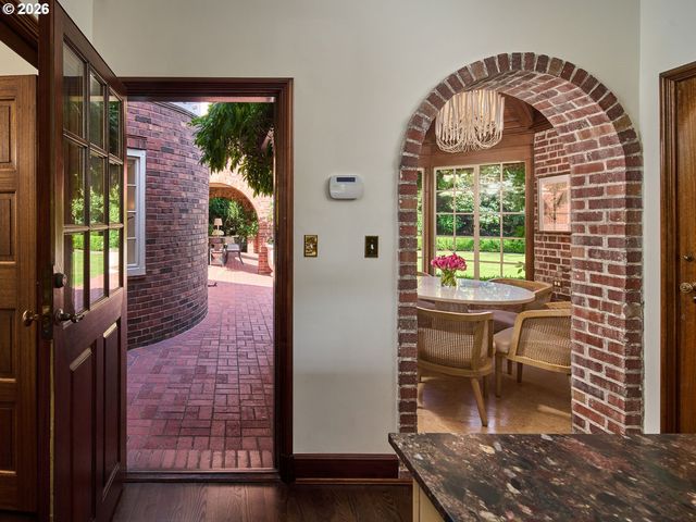 1840 Sw HAWTHORNE Ter, Portland, OR 97201
