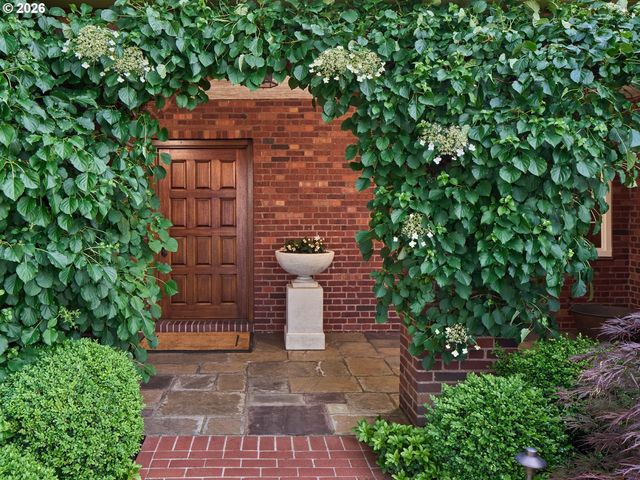 1840 Sw HAWTHORNE Ter, Portland, OR 97201