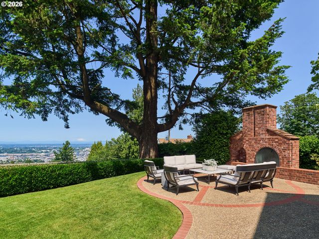 1840 Sw HAWTHORNE Ter, Portland, OR 97201