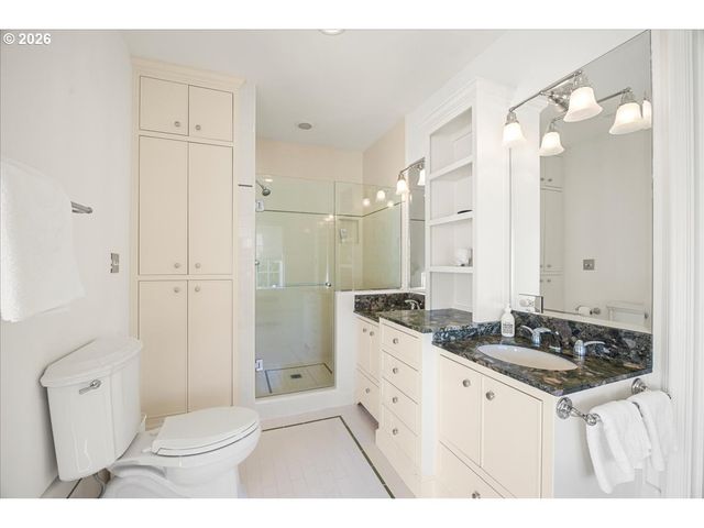 1840 Sw HAWTHORNE Ter, Portland, OR 97201