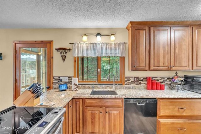 5505 Fredeen Court, Emerald Isle, NC 28594