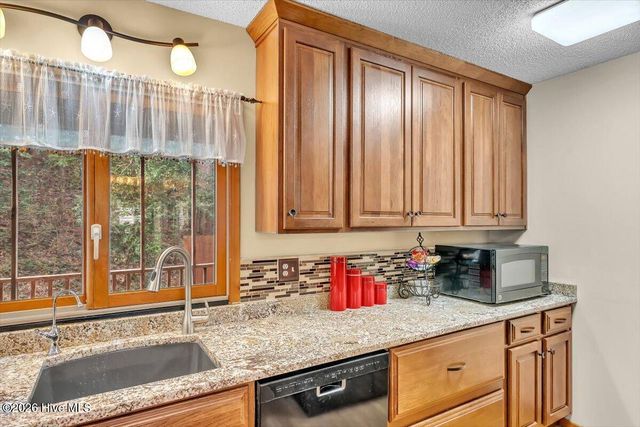 5505 Fredeen Court, Emerald Isle, NC 28594