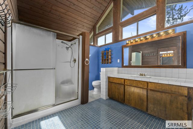 4011 E 49th S, Ammon, ID 83406