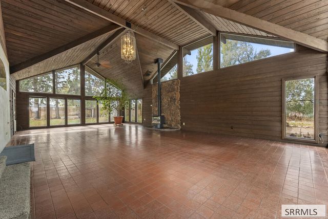 4011 E 49th S, Ammon, ID 83406