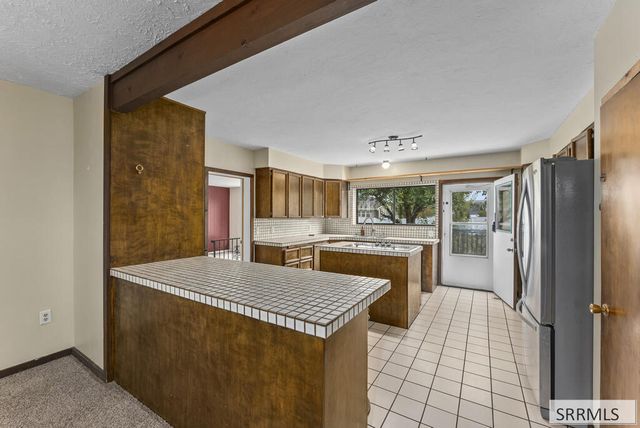 4011 E 49th S, Ammon, ID 83406