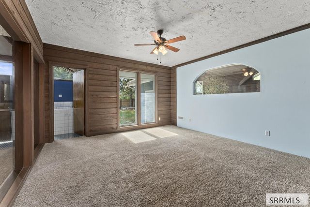 4011 E 49th S, Ammon, ID 83406