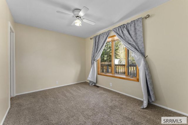 4011 E 49th S, Ammon, ID 83406