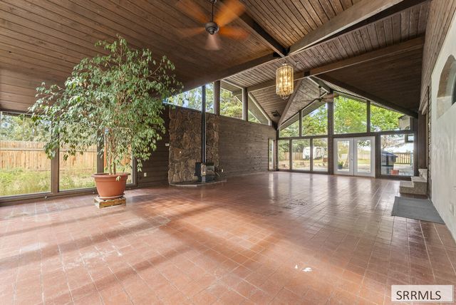 4011 E 49th S, Ammon, ID 83406