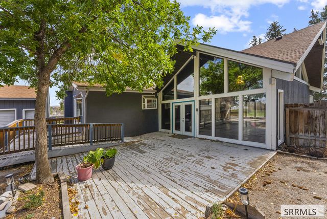 4011 E 49th S, Ammon, ID 83406