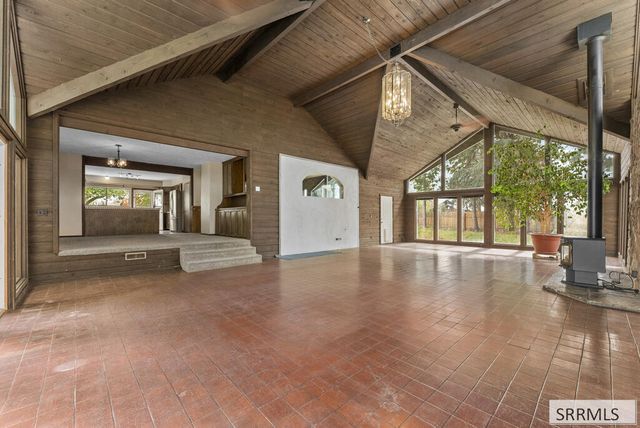 4011 E 49th S, Ammon, ID 83406