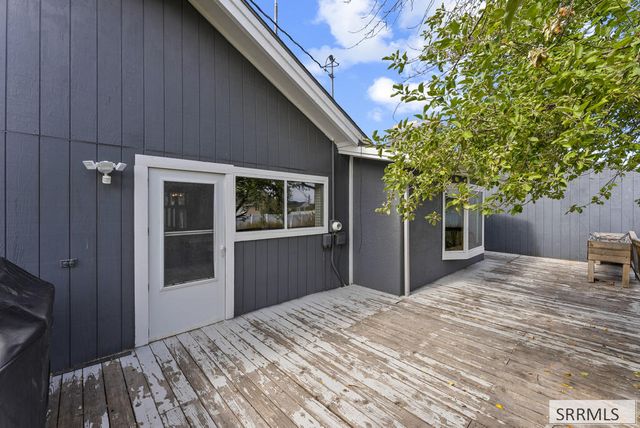 4011 E 49th S, Ammon, ID 83406