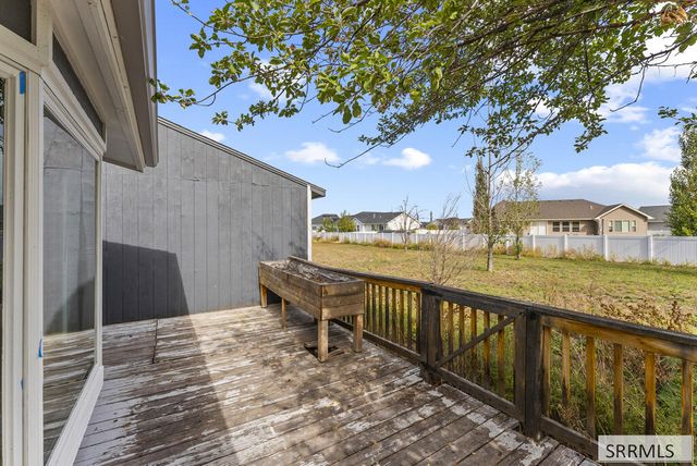 4011 E 49th S, Ammon, ID 83406