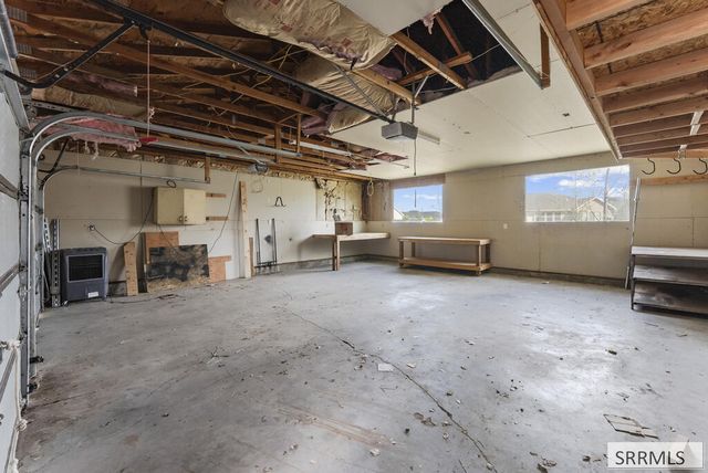 4011 E 49th S, Ammon, ID 83406