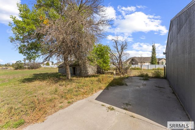 4011 E 49th S, Ammon, ID 83406