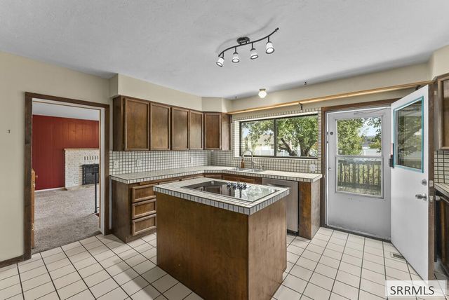 4011 E 49th S, Ammon, ID 83406