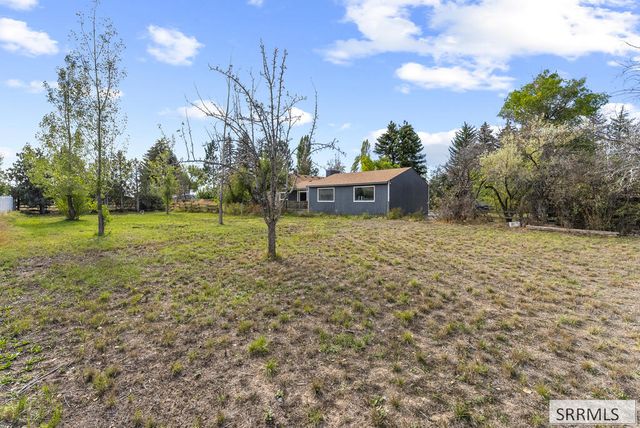 4011 E 49th S, Ammon, ID 83406