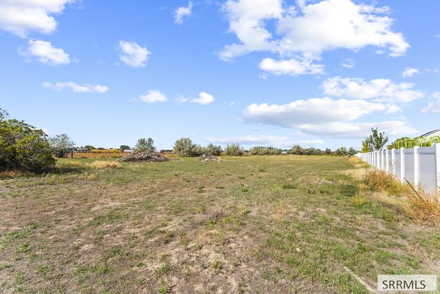 4011 E 49th S, Ammon, ID 83406