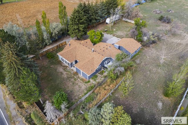 4011 E 49th S, Ammon, ID 83406